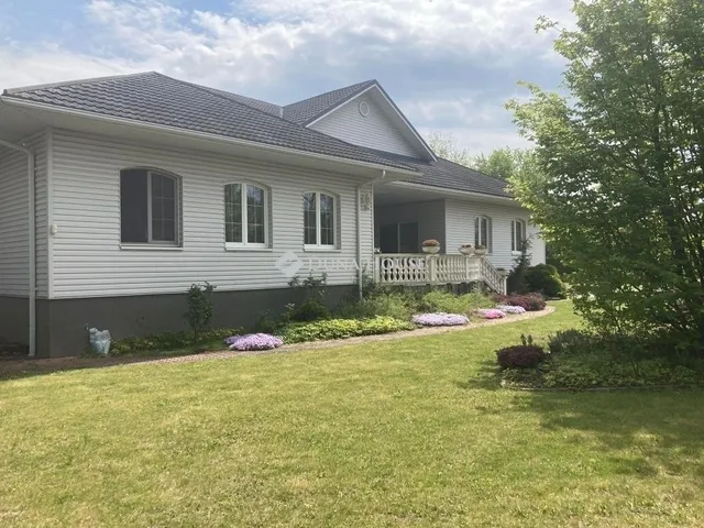 Eladó ház Vác 460 nm