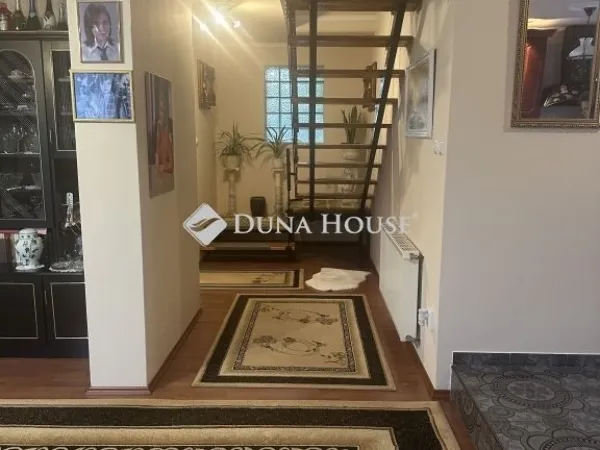 Eladó ház Érd 255 nm