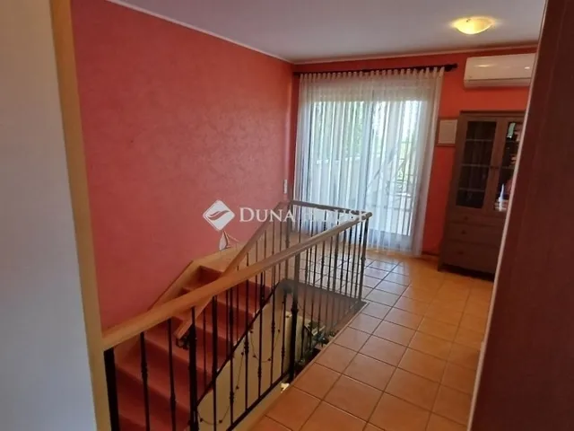Eladó ház Budajenő 238 nm