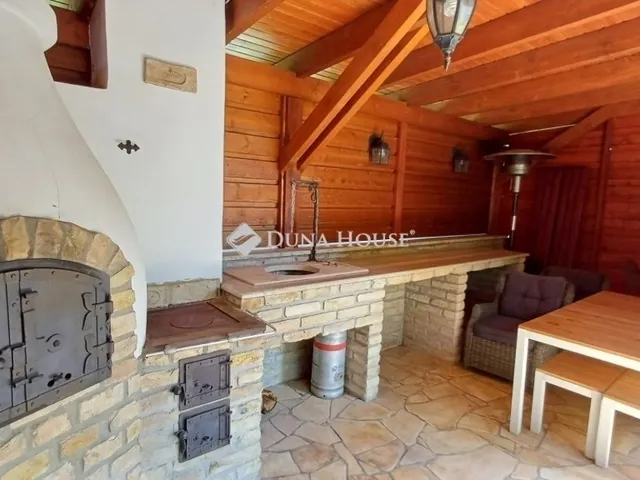 Eladó ház Budajenő 238 nm