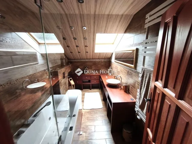 Eladó ház Pilisszentiván 275 nm