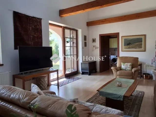 Eladó ház Kisoroszi 191 nm