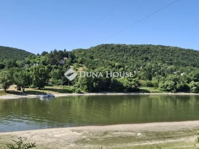 Eladó ház Kisoroszi 191 nm