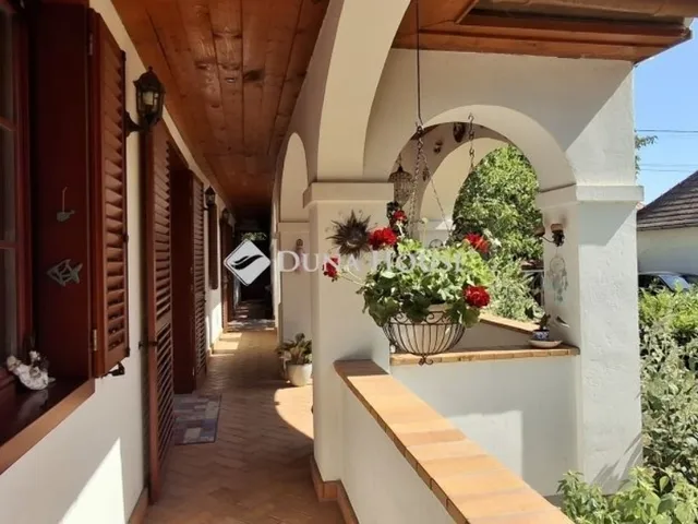 Eladó ház Kisoroszi 191 nm