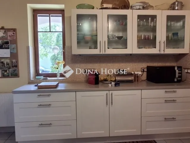 Eladó ház Kisoroszi 191 nm