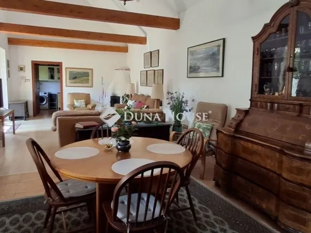 Eladó ház Kisoroszi 191 nm