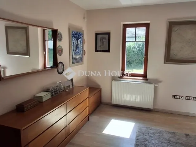 Eladó ház Kisoroszi 191 nm