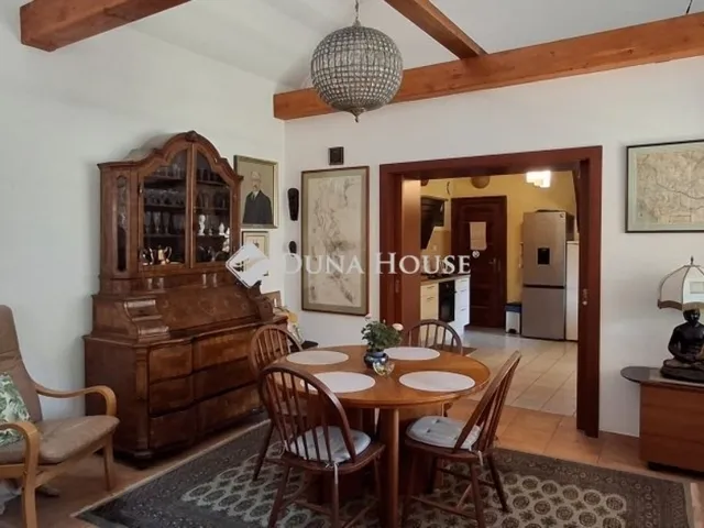 Eladó ház Kisoroszi 191 nm