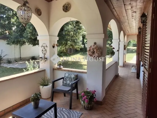 Eladó ház Kisoroszi 191 nm