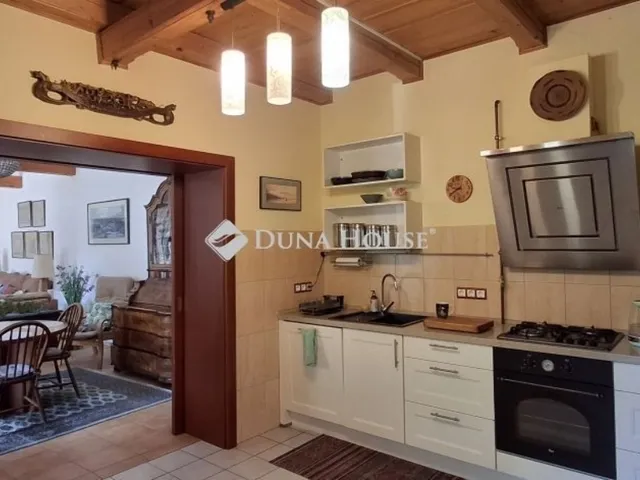 Eladó ház Kisoroszi 191 nm