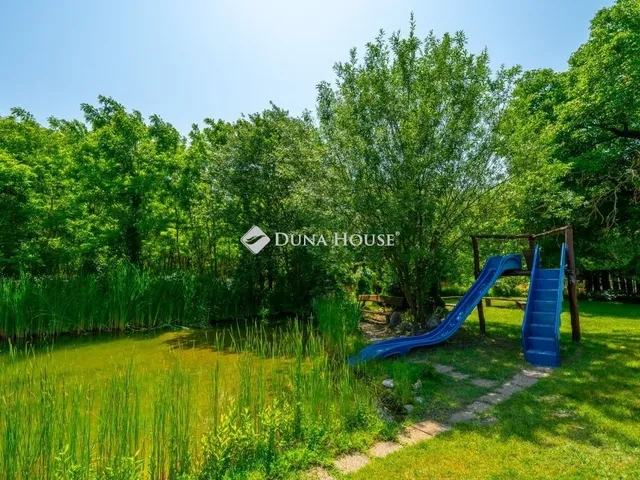 Eladó mezőgazdasági ingatlan Pusztavacs 275 nm