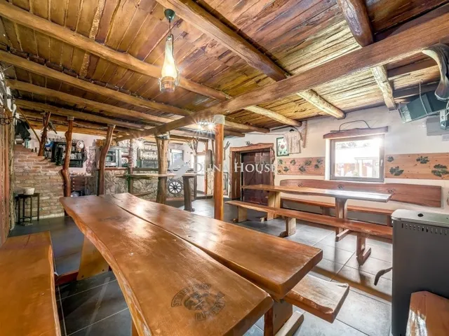 Eladó mezőgazdasági ingatlan Pusztavacs 275 nm