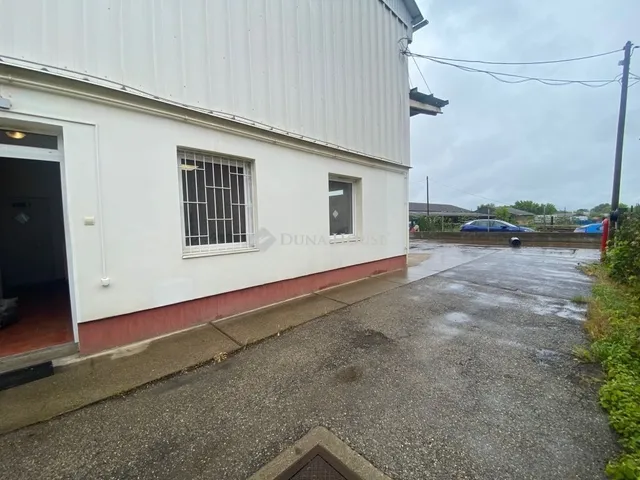 Eladó kereskedelmi és ipari ingatlan Kistarcsa 557 nm