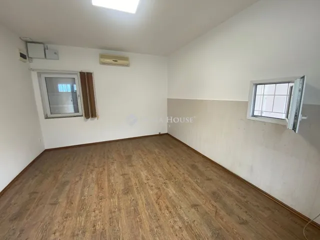 Eladó kereskedelmi és ipari ingatlan Kistarcsa 557 nm