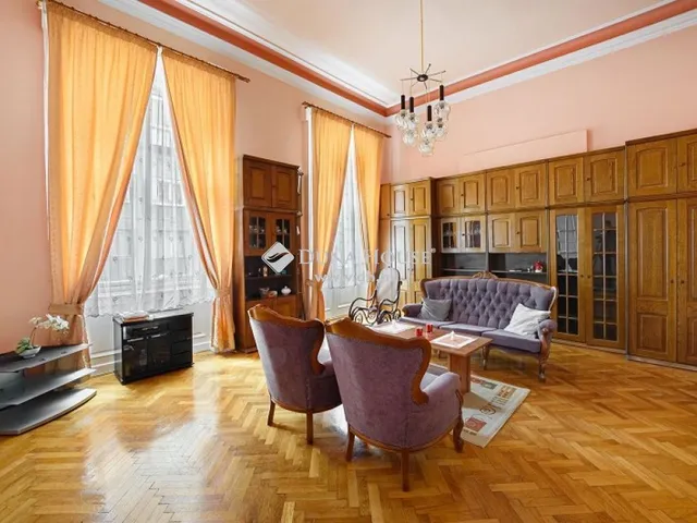 Eladó lakás Budapest II. kerület 203 nm