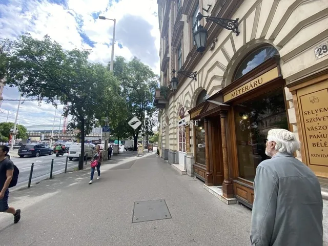 Eladó kereskedelmi és ipari ingatlan Budapest V. kerület, Belváros 112 nm