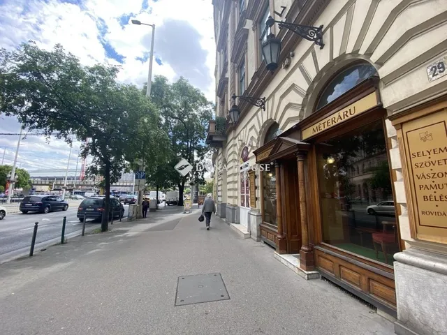 Eladó kereskedelmi és ipari ingatlan Budapest V. kerület, Belváros 112 nm