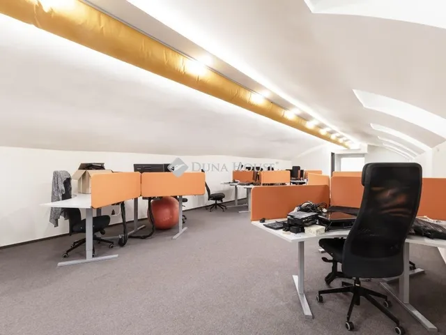 Eladó kereskedelmi és ipari ingatlan Budapest VI. kerület 220 nm