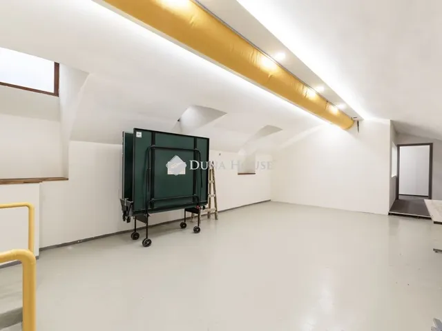 Eladó kereskedelmi és ipari ingatlan Budapest VI. kerület 220 nm