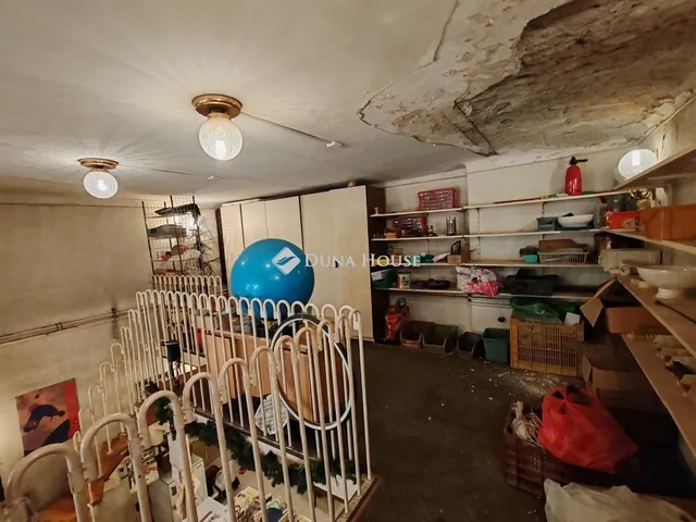 Eladó kereskedelmi és ipari ingatlan Budapest VI. kerület, Nagykörúton kívüli terület 105 nm