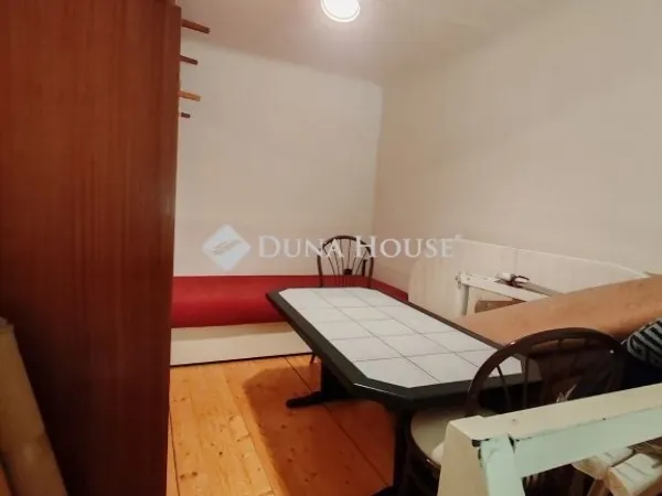 Eladó kereskedelmi és ipari ingatlan Budapest VI. kerület, Nagykörúton kívüli terület 105 nm