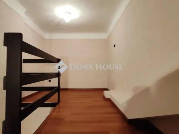 Eladó kereskedelmi és ipari ingatlan Budapest VI. kerület, Nagykörúton kívüli terület 105 nm