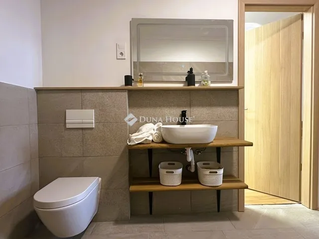 Eladó lakás Budapest VI. kerület, Nagykörúton kívüli terület 113 nm