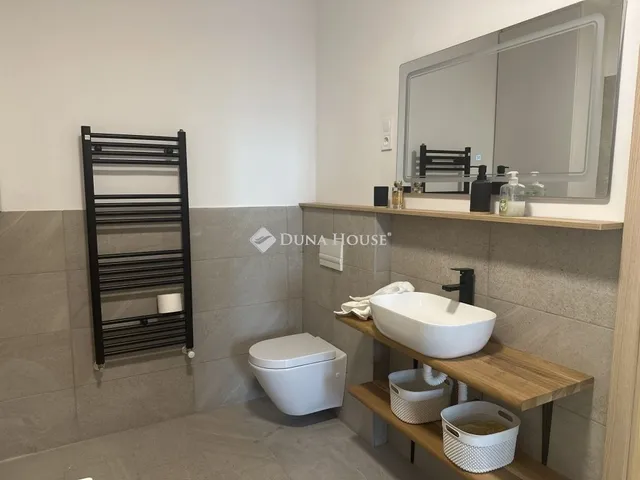 Eladó lakás Budapest VI. kerület, Nagykörúton kívüli terület 113 nm