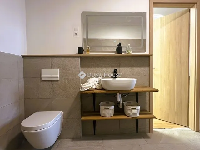 Eladó lakás Budapest VI. kerület, Nagykörúton kívüli terület 113 nm