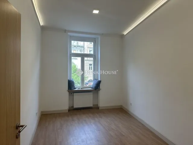 Eladó lakás Budapest VI. kerület, Nagykörúton kívüli terület 113 nm