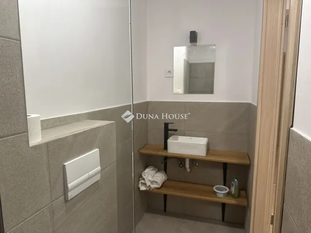 Eladó lakás Budapest VI. kerület, Nagykörúton kívüli terület 113 nm