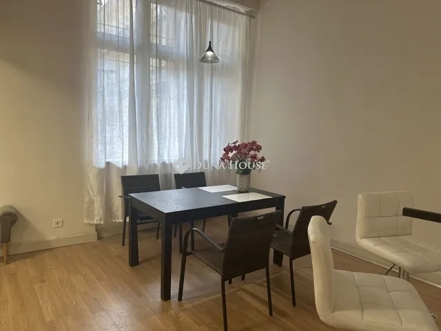Eladó lakás Budapest VI. kerület, Nagykörúton kívüli terület 113 nm