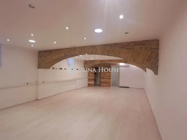 Eladó kereskedelmi és ipari ingatlan Budapest VII. kerület 73 nm