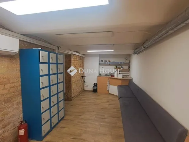 Eladó kereskedelmi és ipari ingatlan Budapest VII. kerület 73 nm