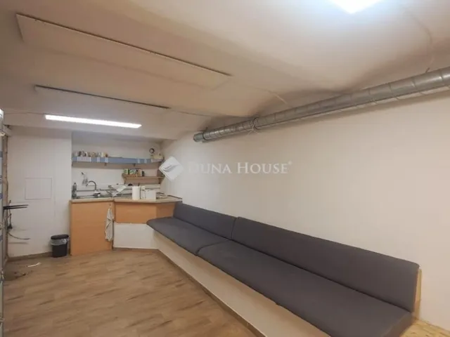 Eladó kereskedelmi és ipari ingatlan Budapest VII. kerület 73 nm