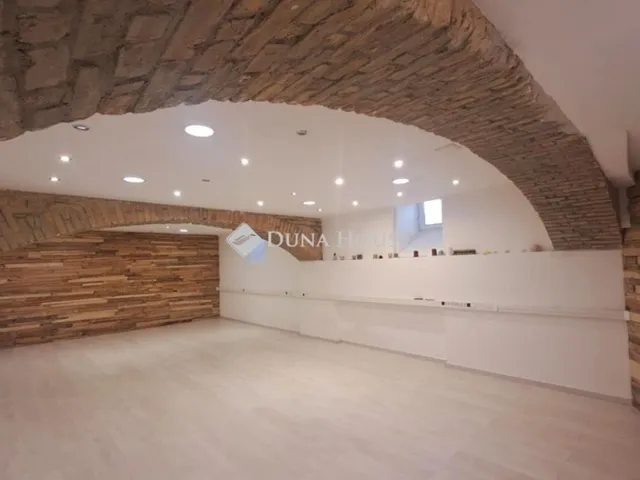 Eladó kereskedelmi és ipari ingatlan Budapest VII. kerület 73 nm