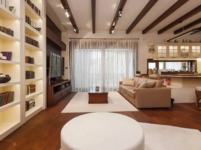 Eladó ház Taksony 220 nm