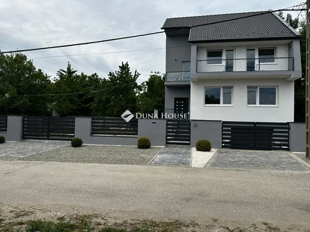 Eladó ház Budapest XVII. kerület 195 nm