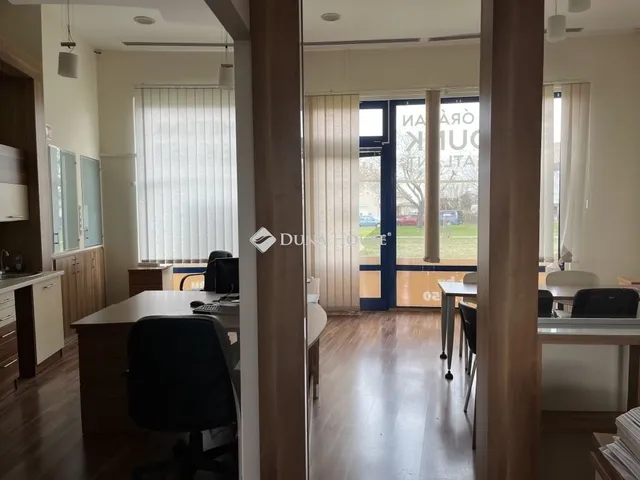 Eladó kereskedelmi és ipari ingatlan Budapest XVII. kerület 87 nm