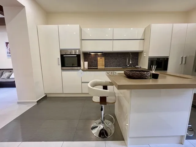 Eladó lakás Budapest VI. kerület 85 nm