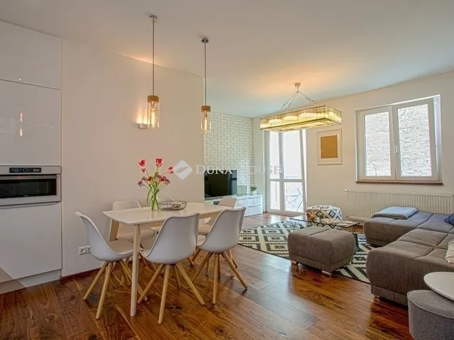 Eladó lakás Budapest VI. kerület 123 nm