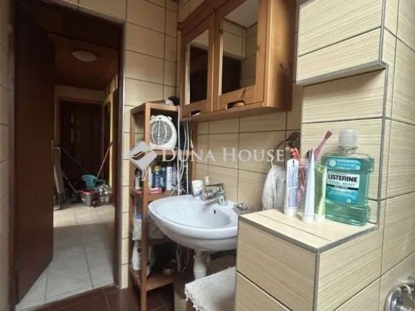 Eladó kereskedelmi és ipari ingatlan Vecsés 357 nm