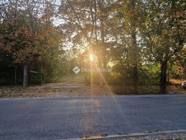 Eladó telek Budapest XVIII. kerület 2015 nm