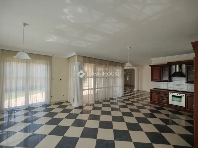 Eladó ház Budapest XVIII. kerület, Erzsébettelep 280 nm