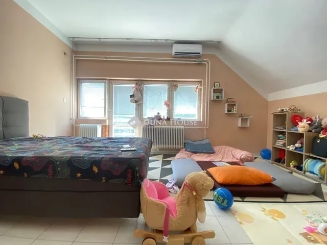 Eladó ház Budapest XVIII. kerület, Gloriett-telep 200 nm