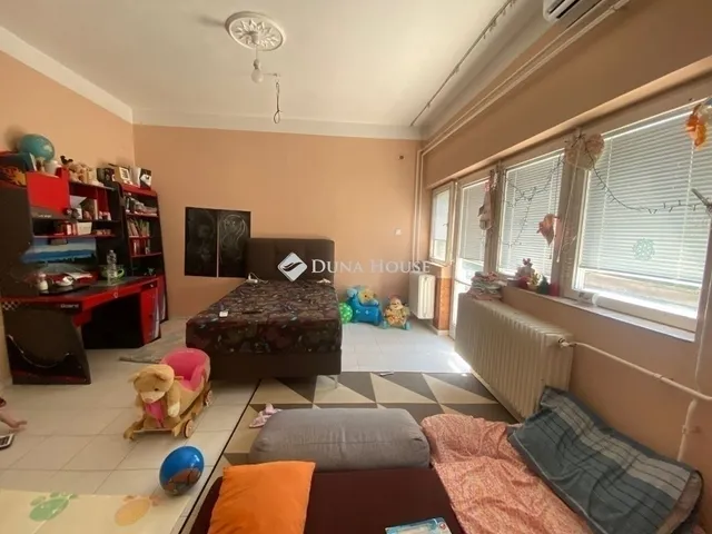 Eladó ház Budapest XVIII. kerület, Gloriett-telep 200 nm