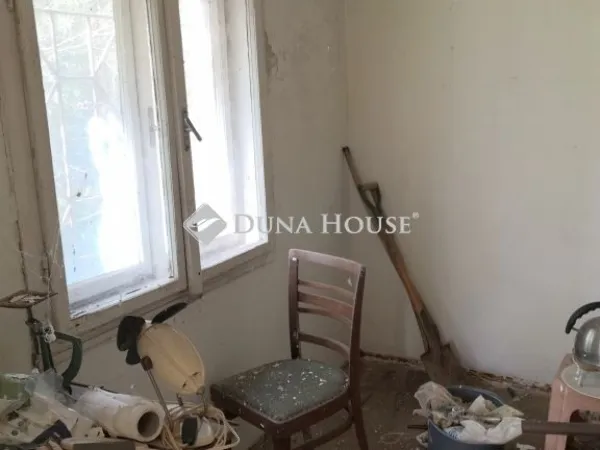 Eladó telek Budapest III. kerület, Csúcshegy 1838 nm