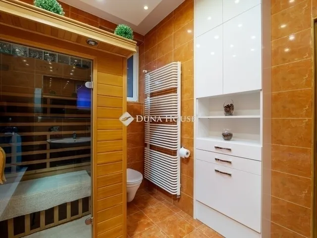 Eladó ház Budapest III. kerület 247 nm