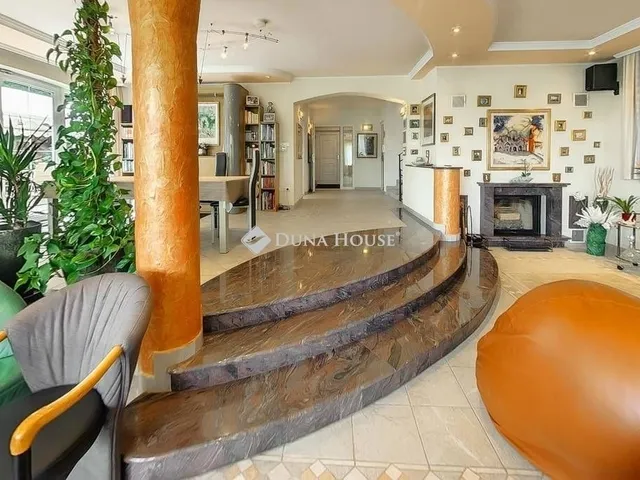 Eladó ház Budapest II. kerület 385 nm