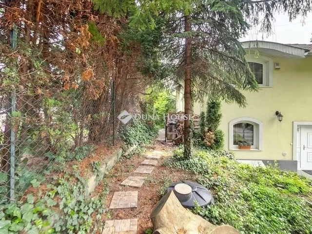 Eladó ház Budapest II. kerület 385 nm